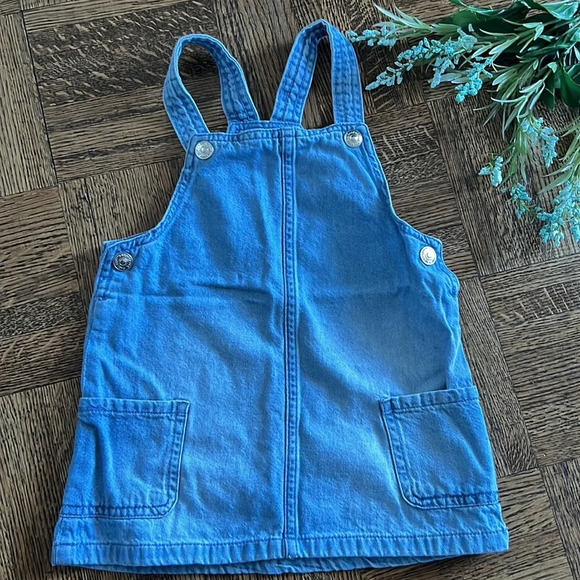 🍭3/$20🍭 H&M Demi Dress - Picture 2 of 4